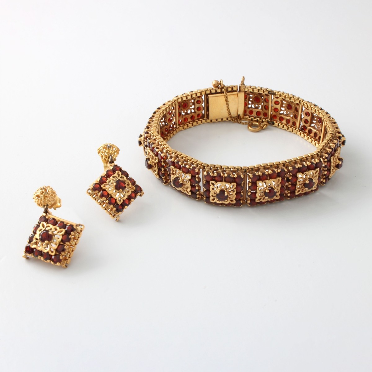 Garnet and 18K Bracelet and Earrings