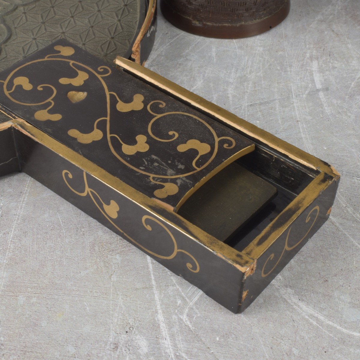 Antique Bronze Articles