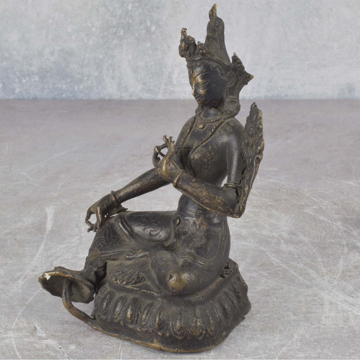 Antique Bronze Sculpture of a Buddha
