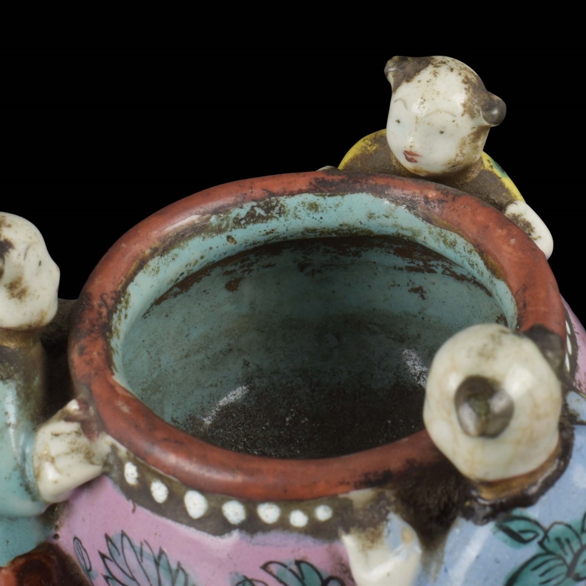 18th Century Chinese Porcelain Pieces