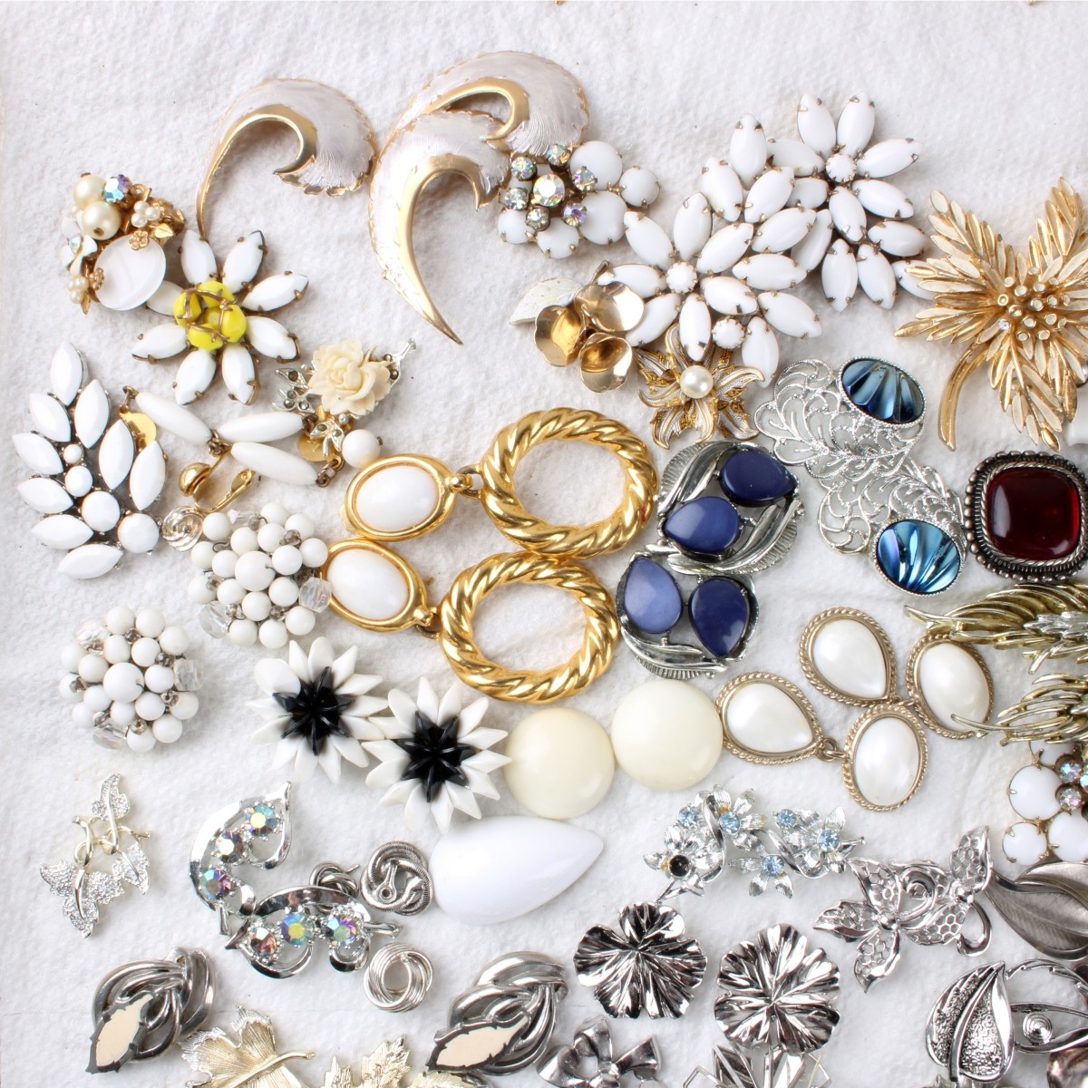 Tray Lot of Costume Jewelry Parts