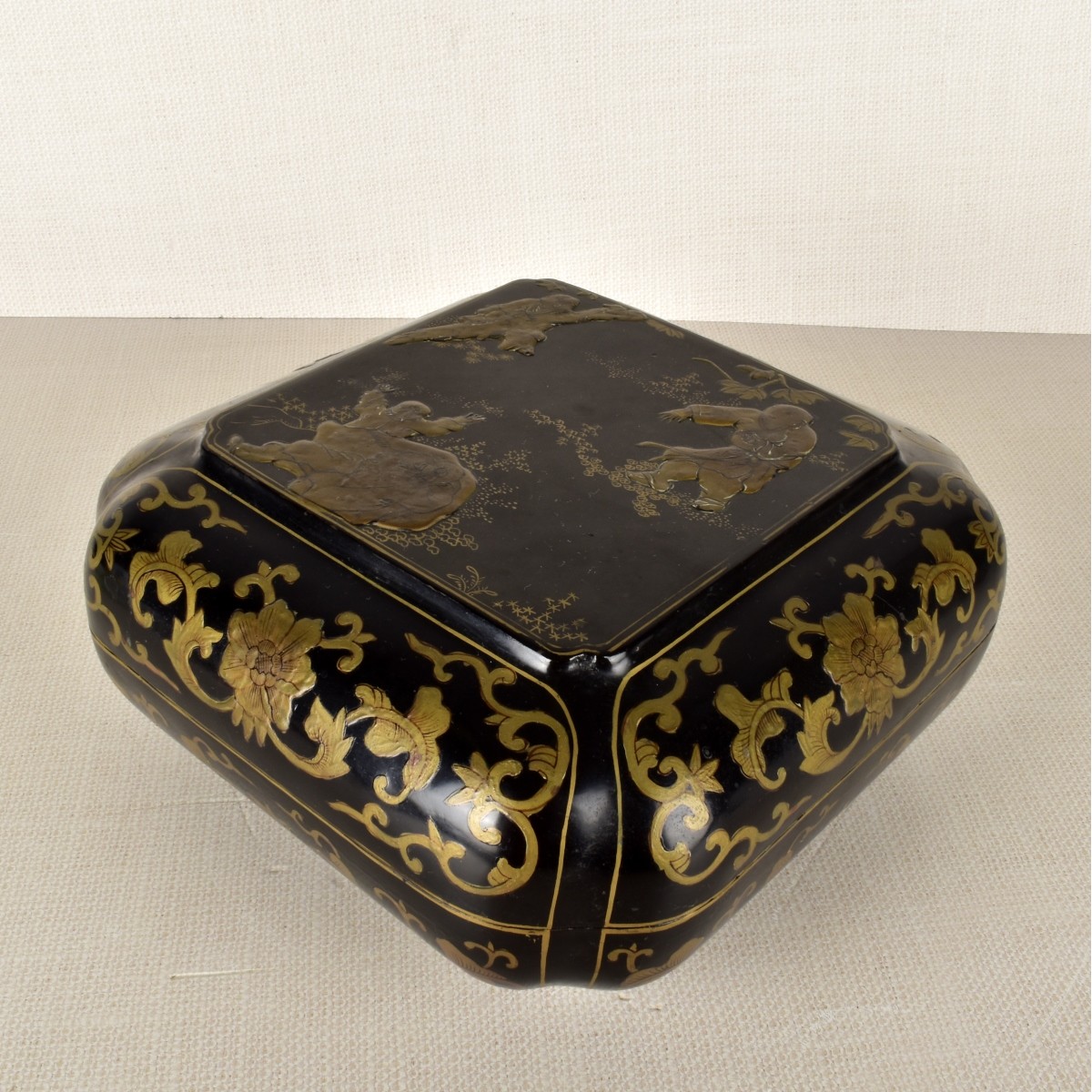 Vintage Chinese Black & Gold Lacquered Box