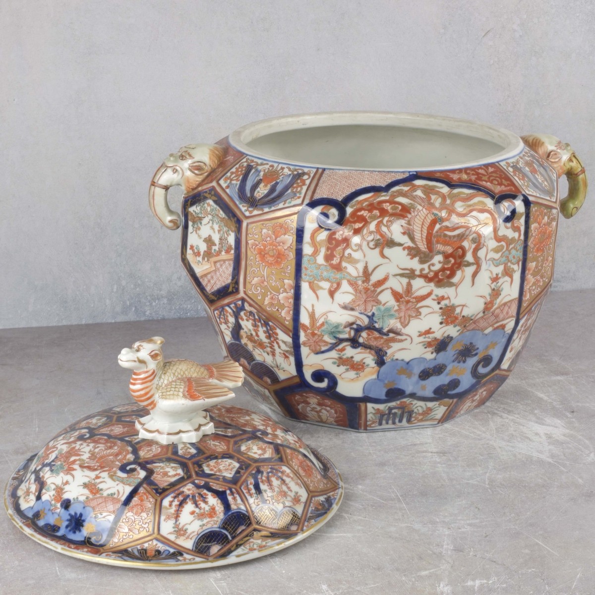 Circa 1900 Japanese Imari Tureen