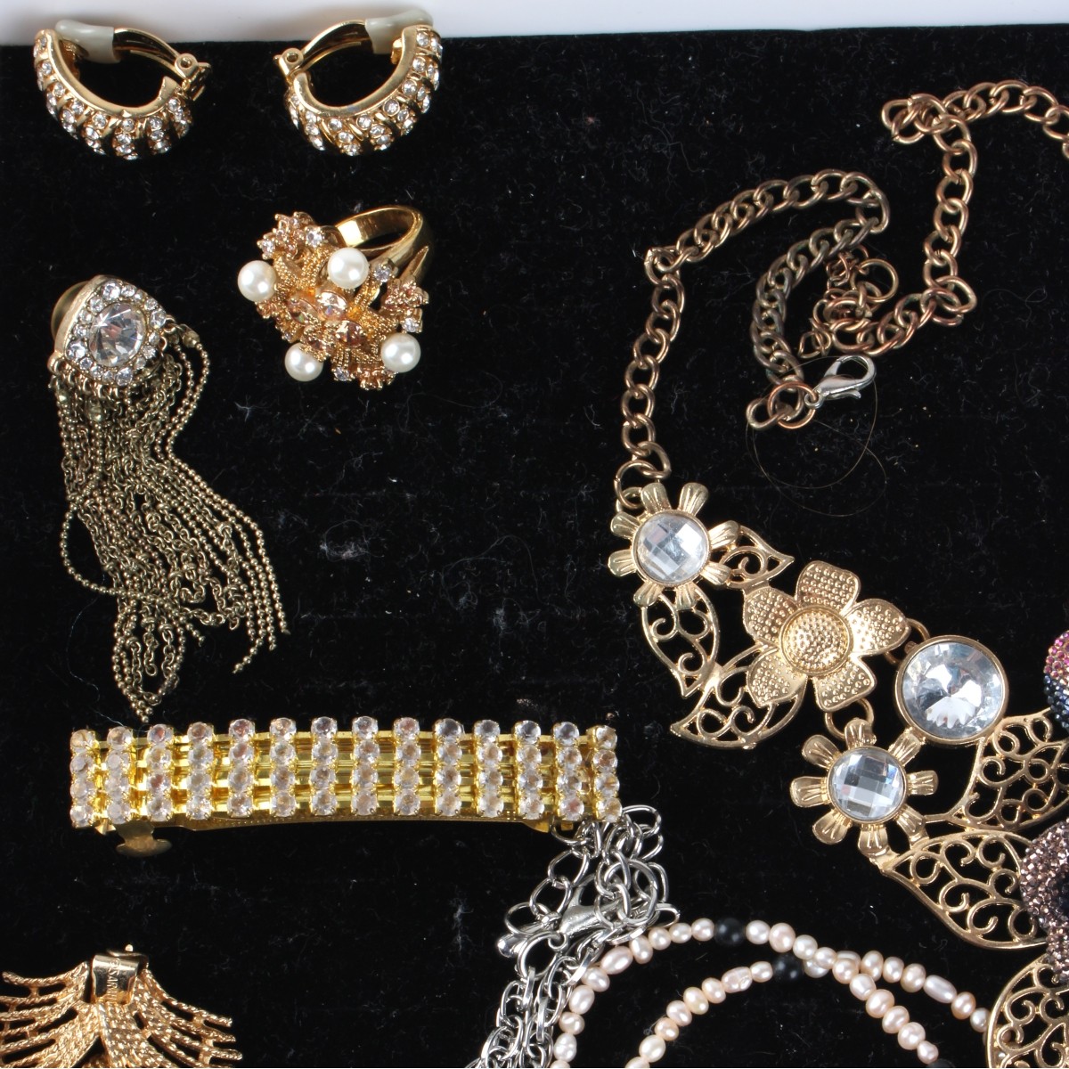 Lot of Fashion Jewelry