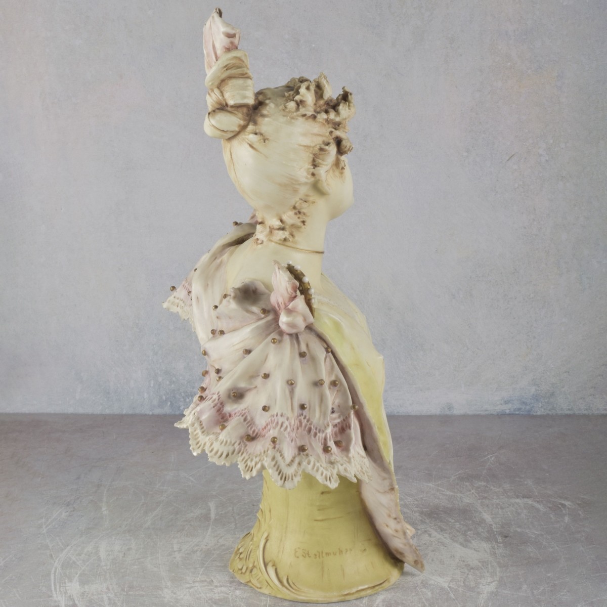 Amphora Female Bust