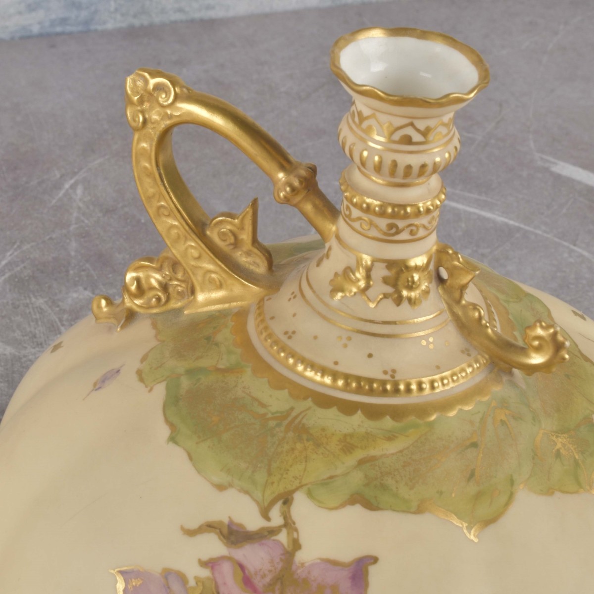 Vintage Porcelain Pieces