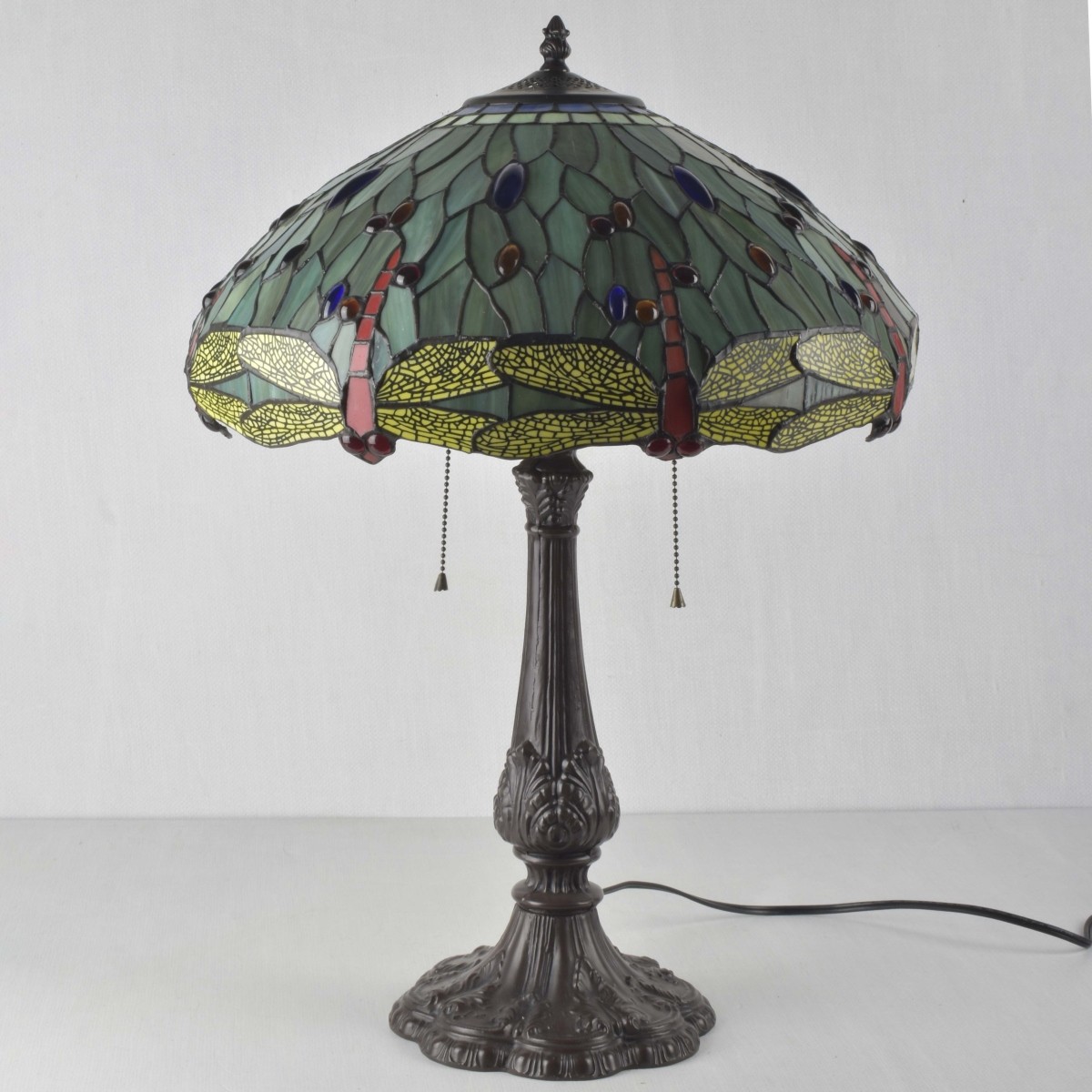 Tiffany-style Stained Glass Lamp