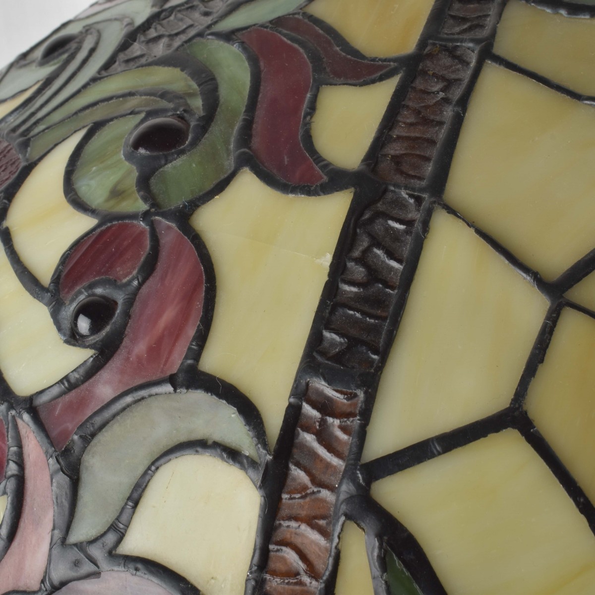 Tiffany-style Stained Glass Lamp