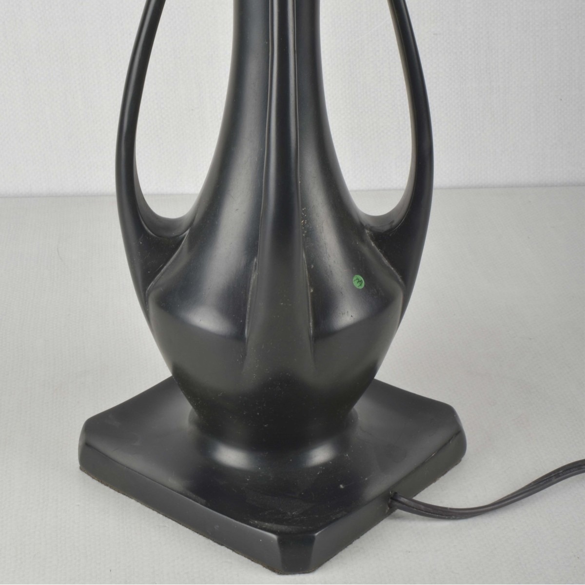 Tiffany-style Stained Glass Lamp