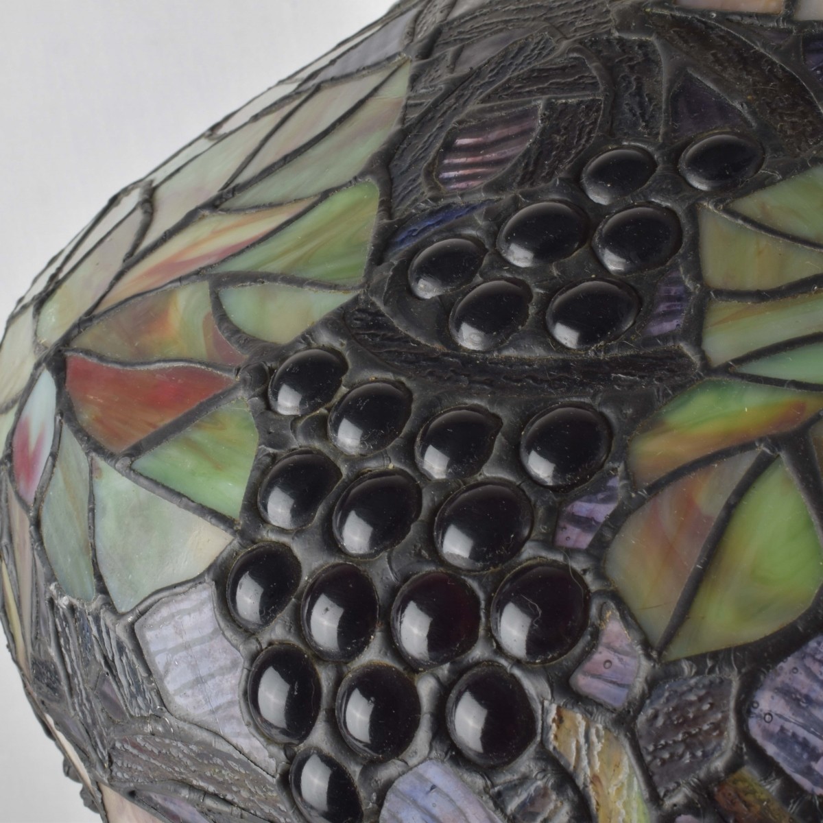 Tiffany-style Stained Glass Lamp