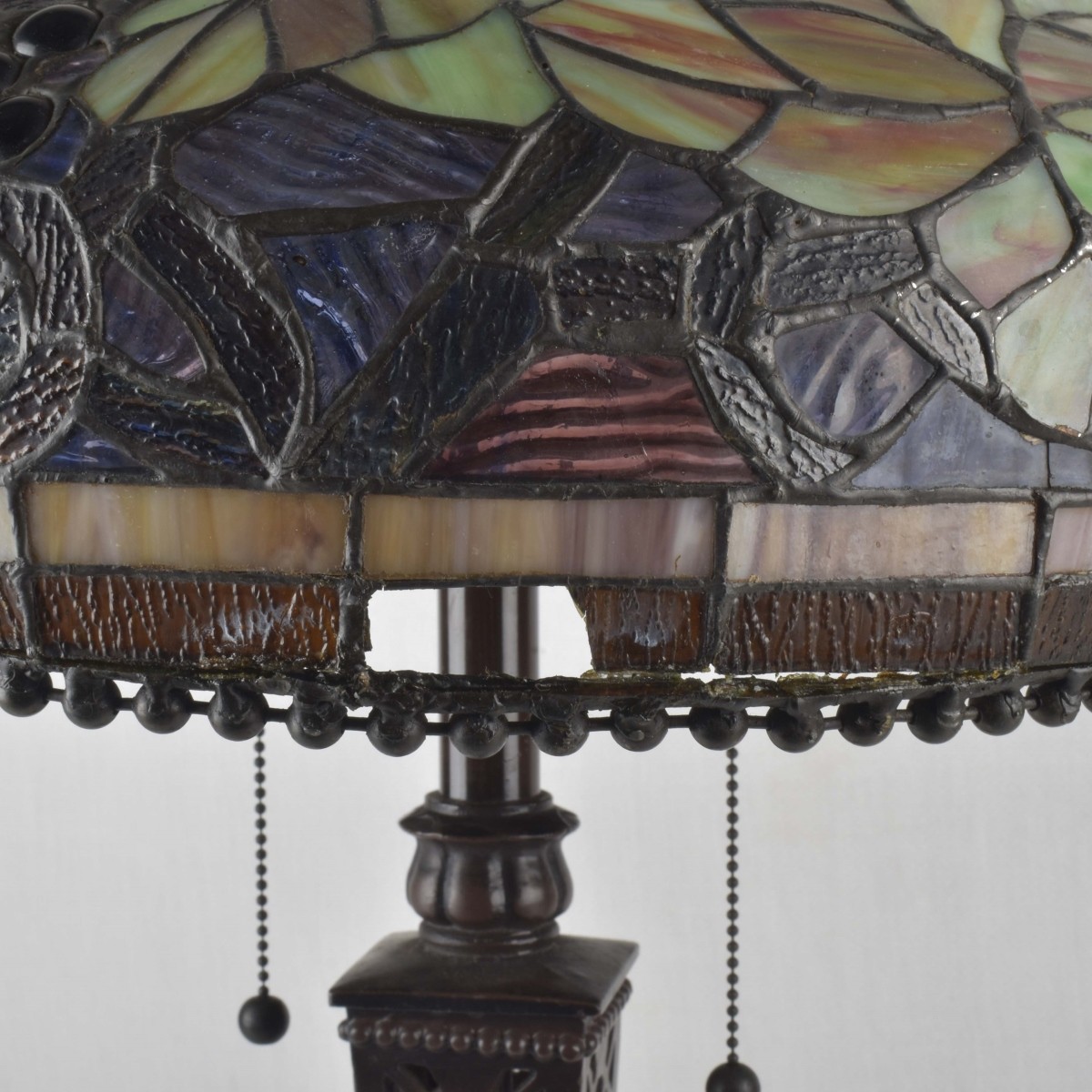 Tiffany-style Stained Glass Lamp