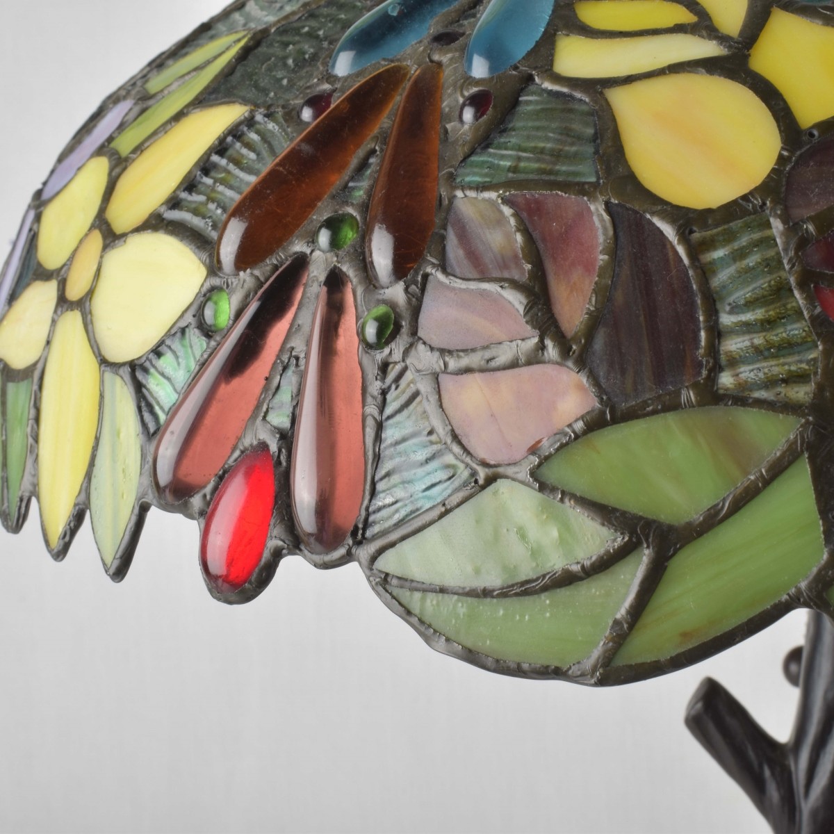 Tiffany-style Stained Glass Lamp