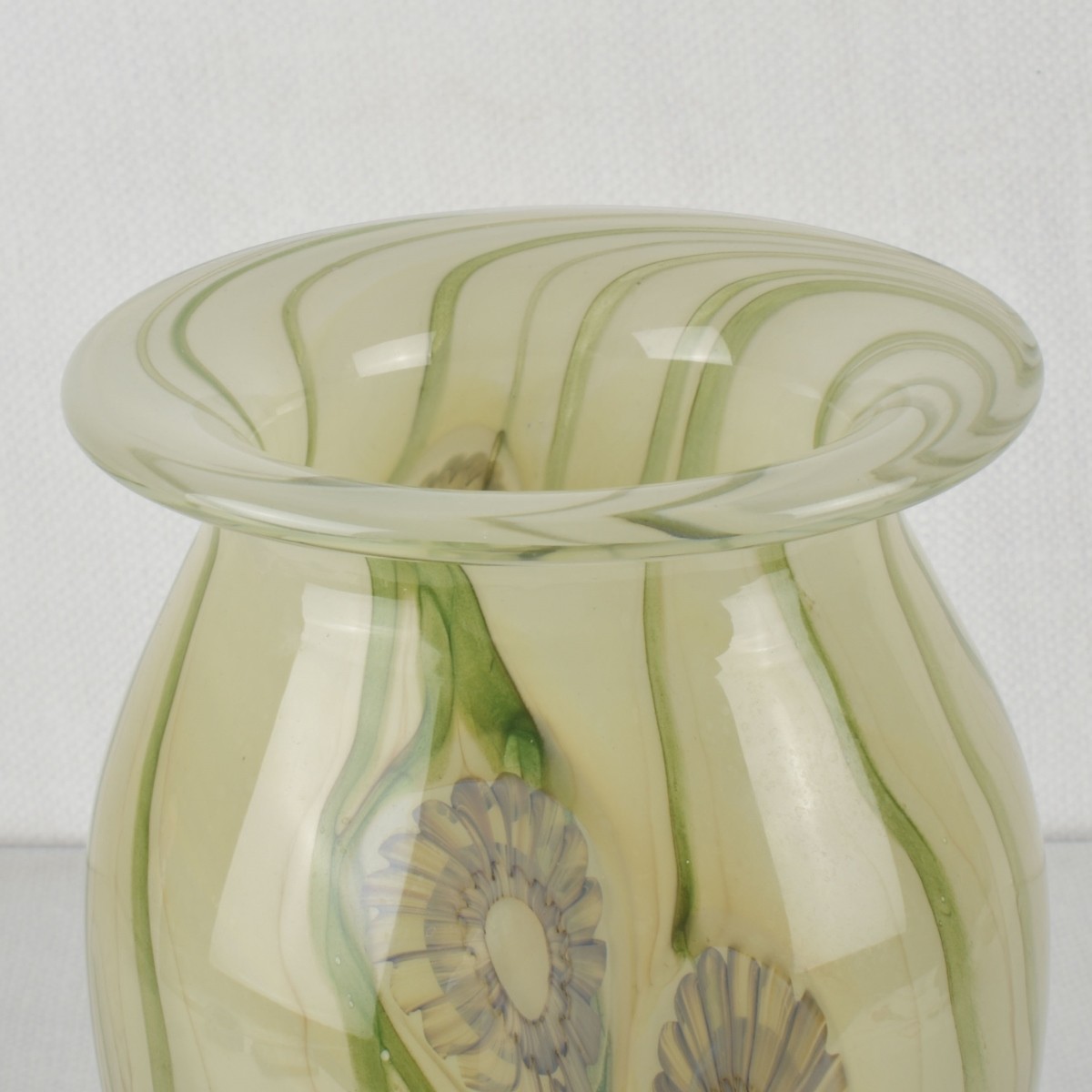 Robert Eickholt Art Glass Vase