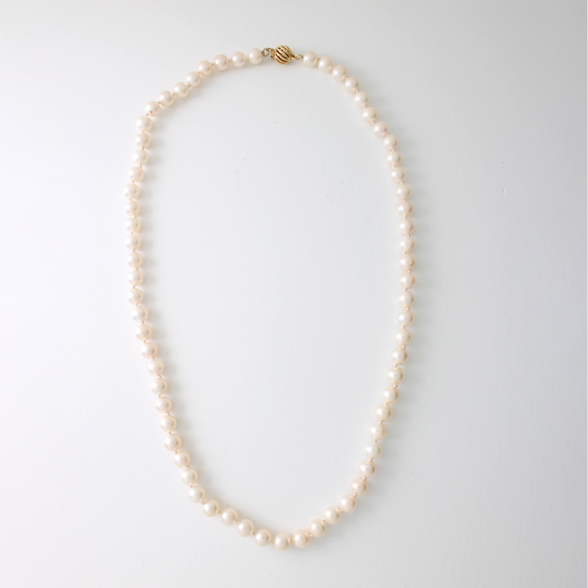 Fine Vintage Single Strand 6.4-6.5mm Pearl and 14
