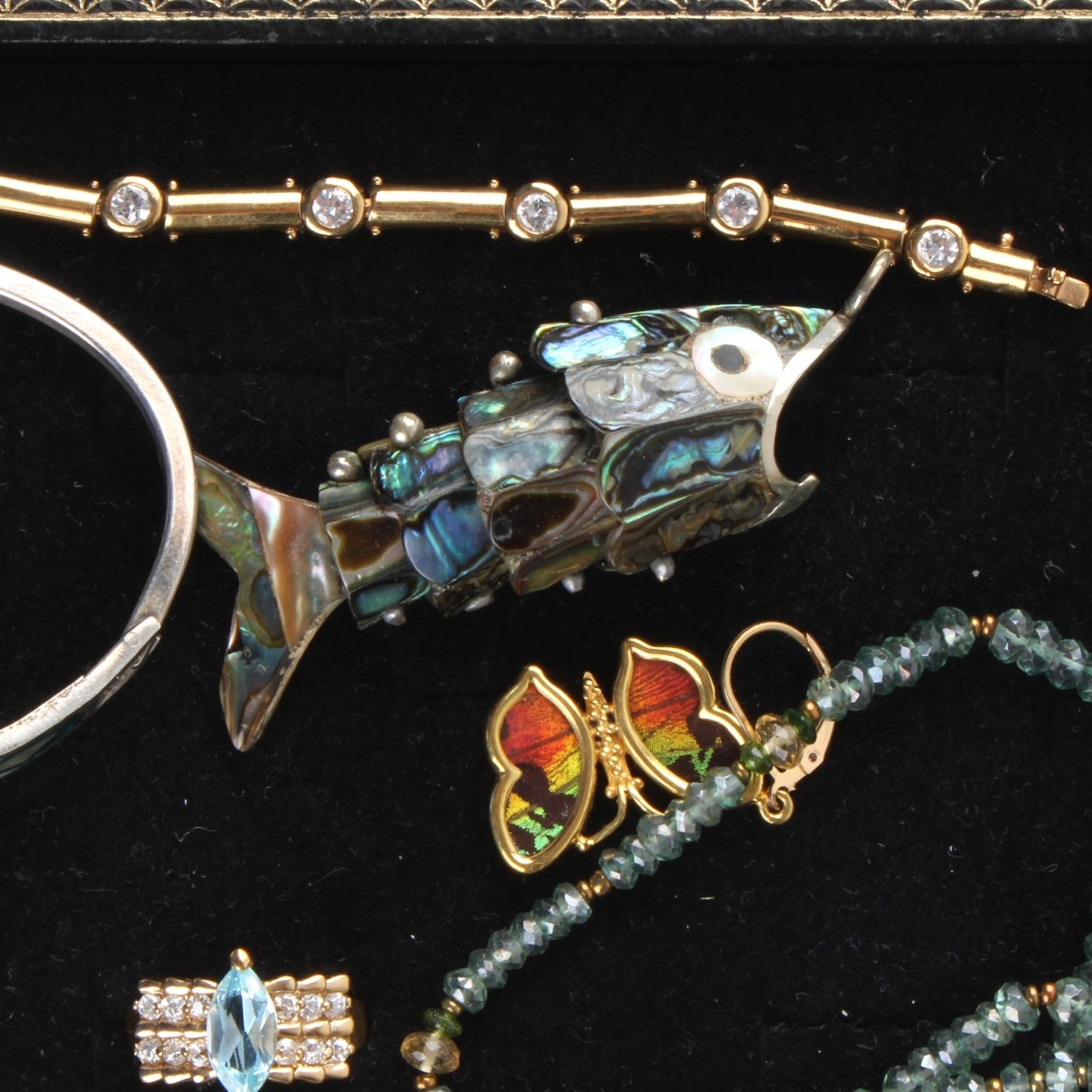 Tray Lot of Fashion Jewelry