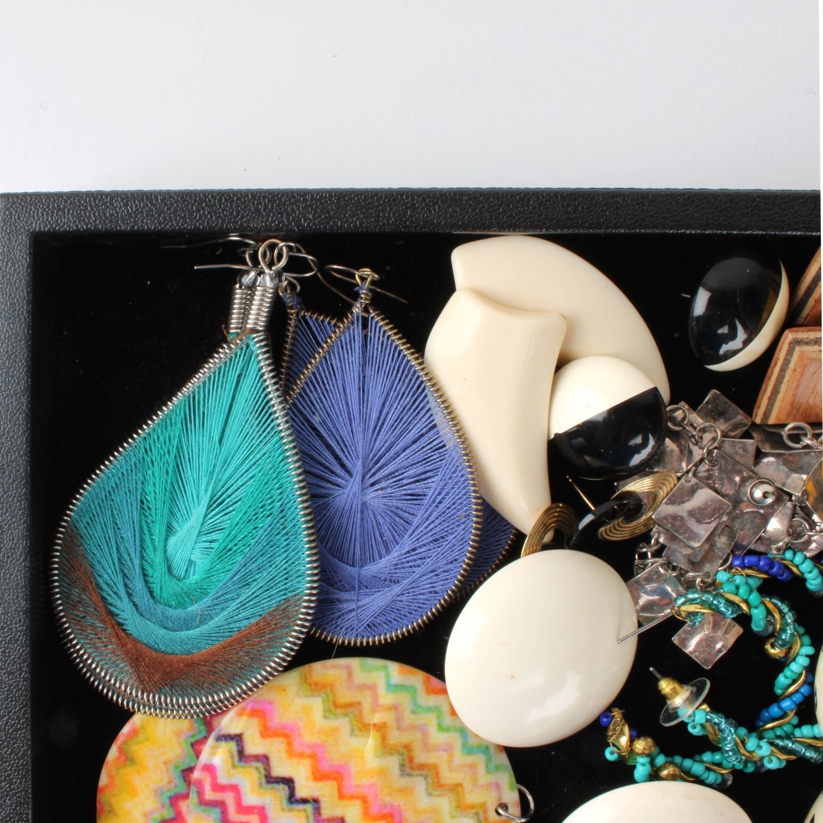 Tray Lot of Fashion Earrings