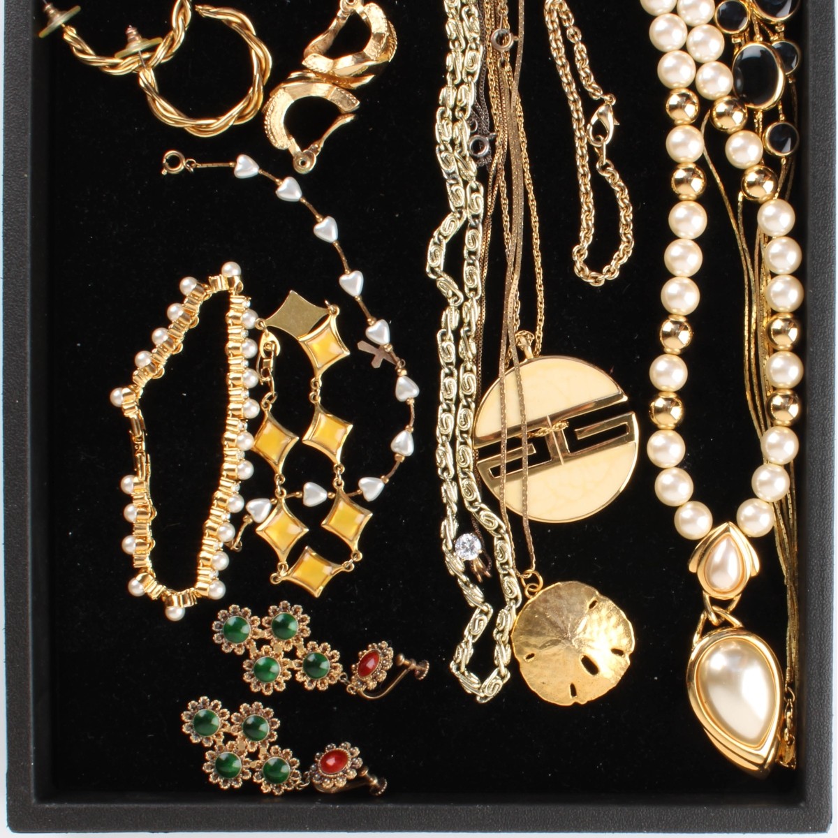 Tray Lot of Fashion Jewelry