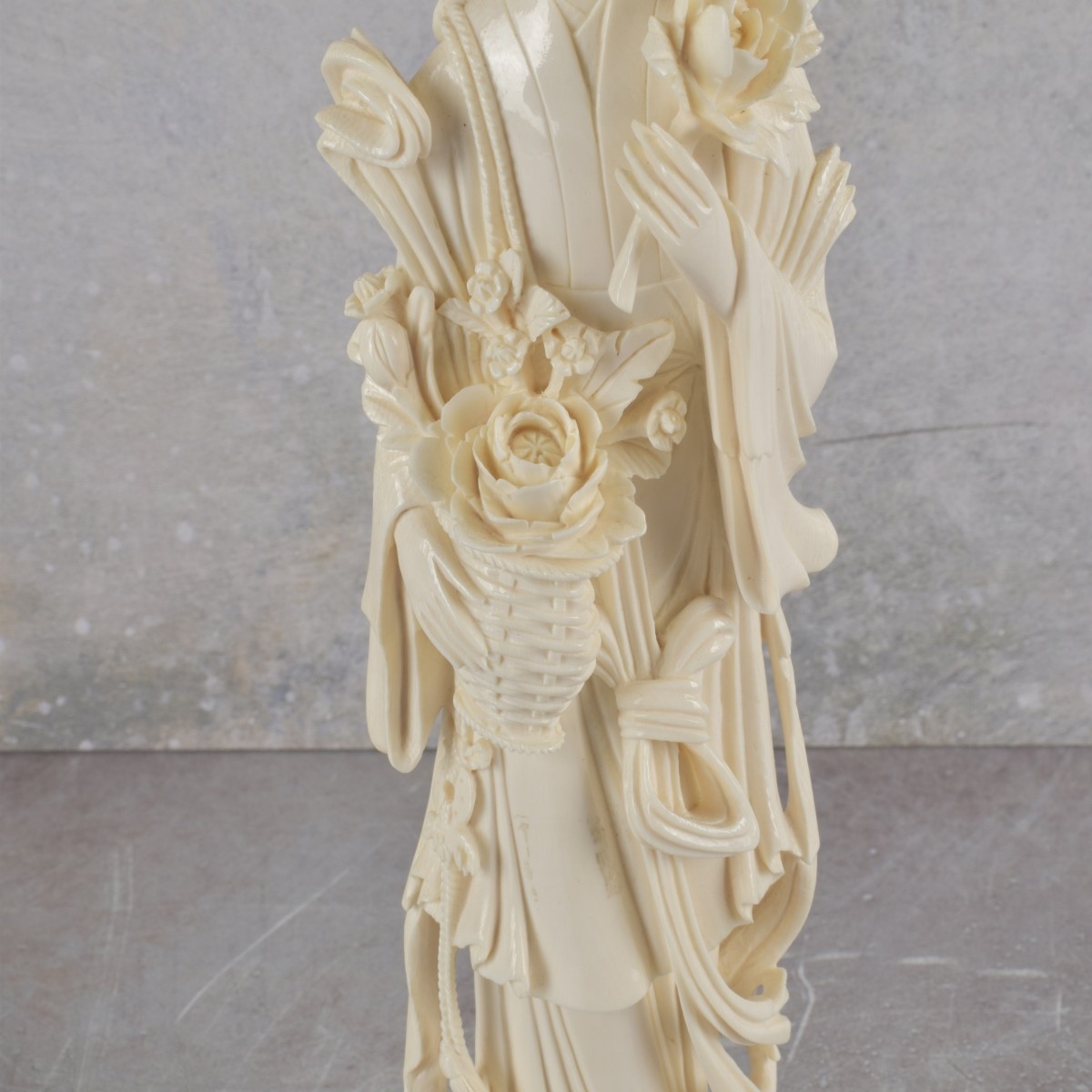 Vintage Carved Japanese Geisha