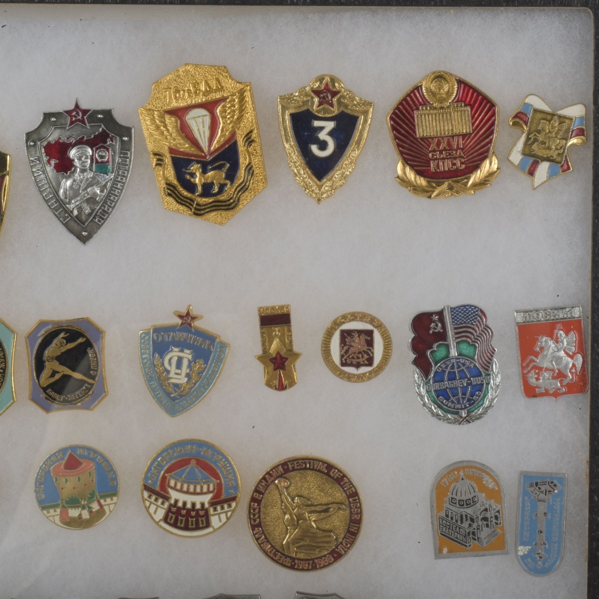 Russian and Bulgaria Commentative Pins