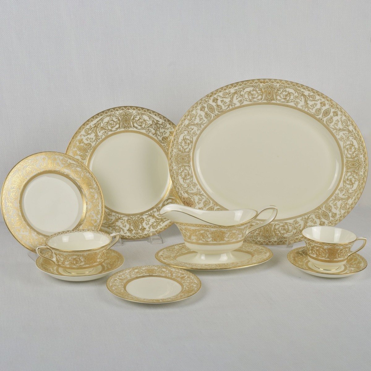 Royal Worcester "Embassy" Porcelain Dinner Service