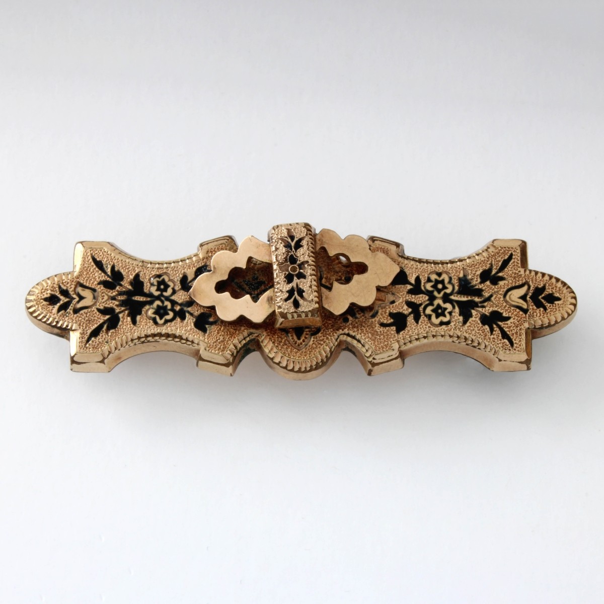 Antique 9K Brooch