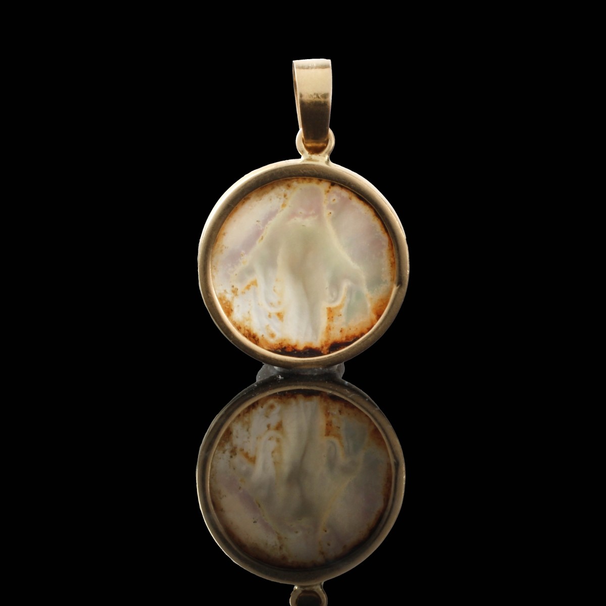 18K and MOP Pendant