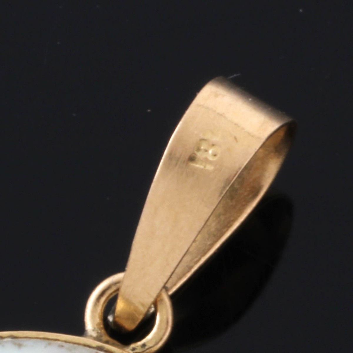 18K and MOP Pendant