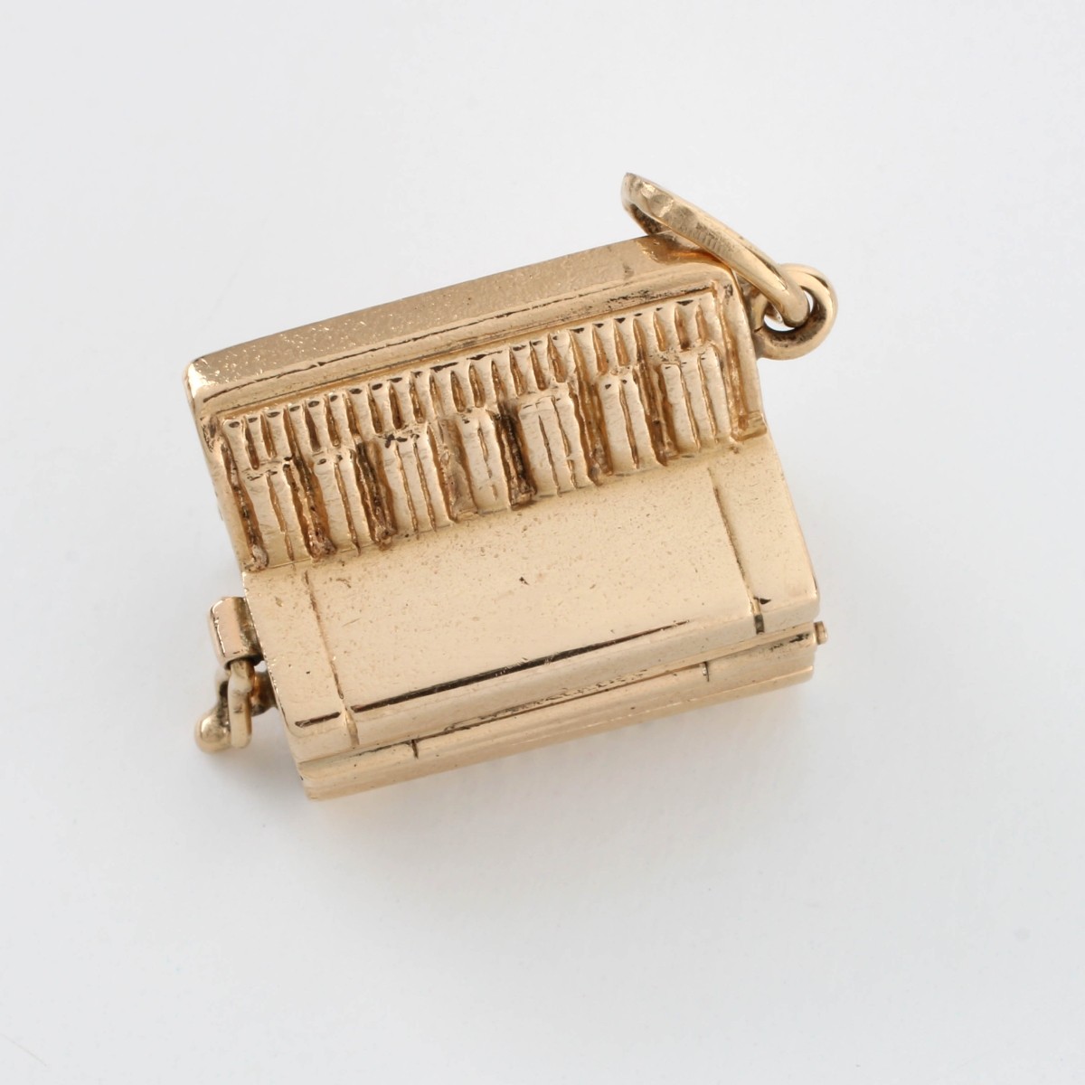 14K Pendant / Locket