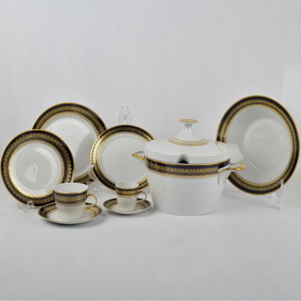 German Lichte "Echt Kobalt" Dinner Service