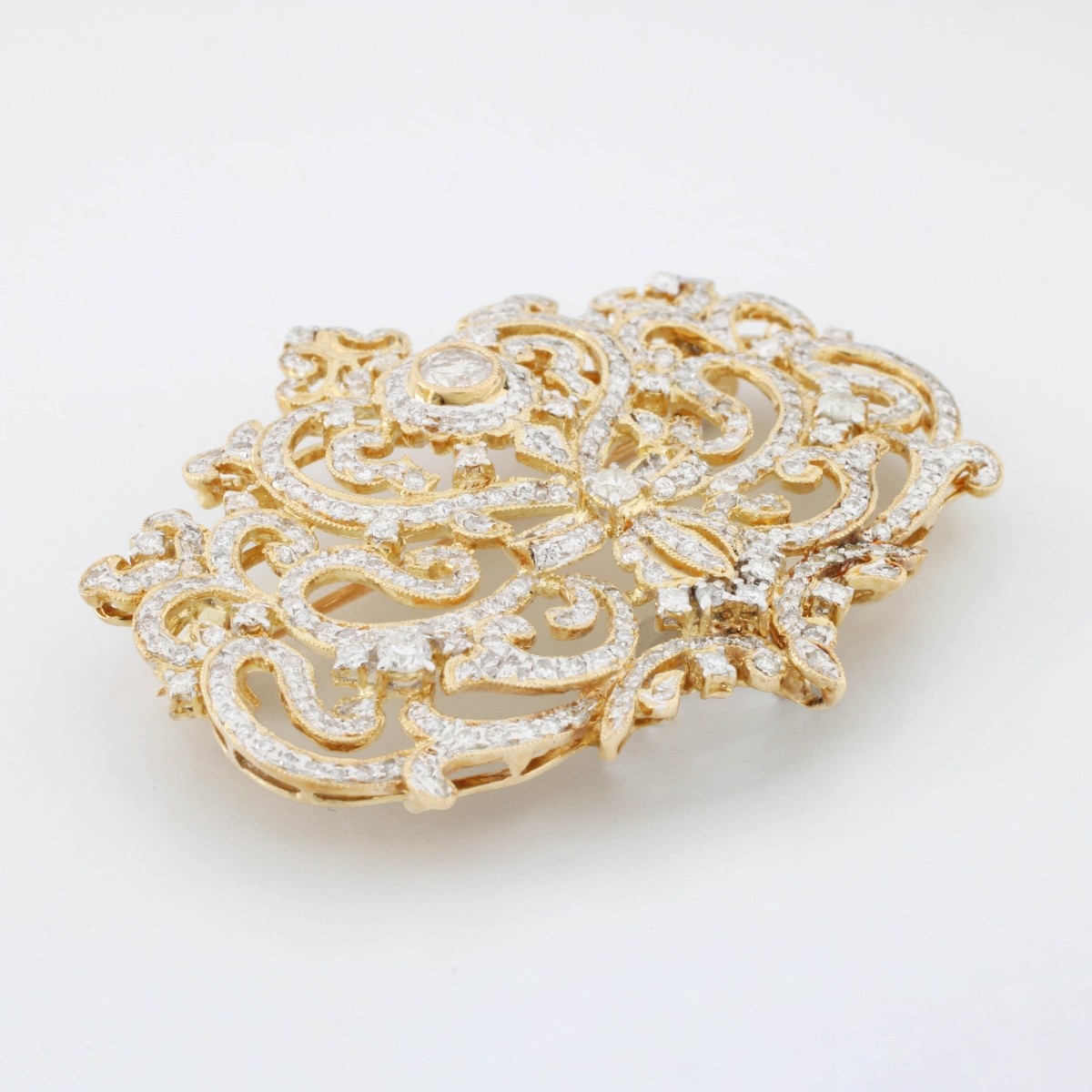 Diamond and 18K Pendant / Brooch