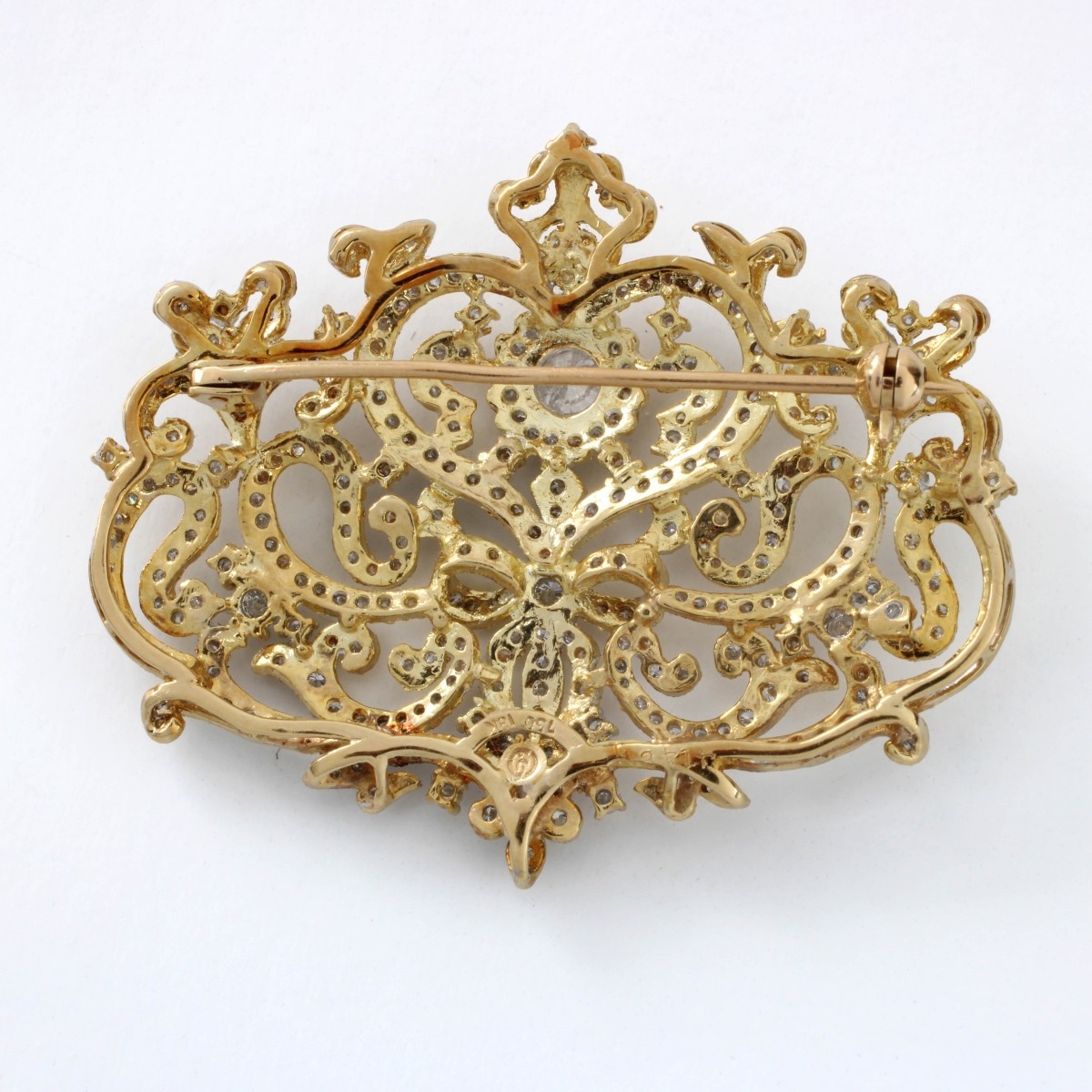 Diamond and 18K Pendant / Brooch