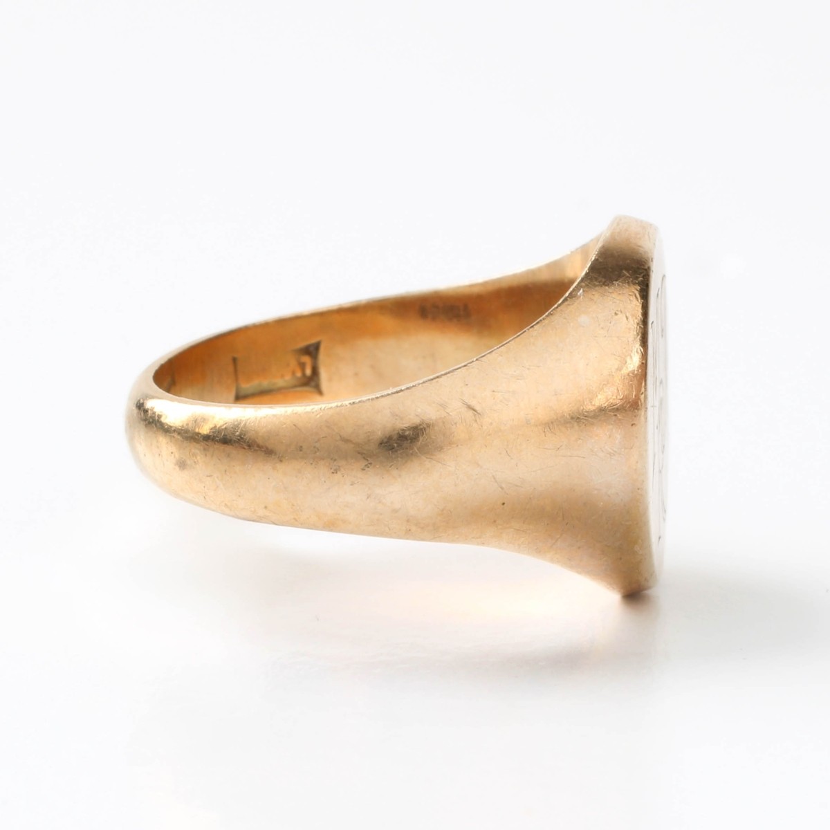 10K Signet Ring