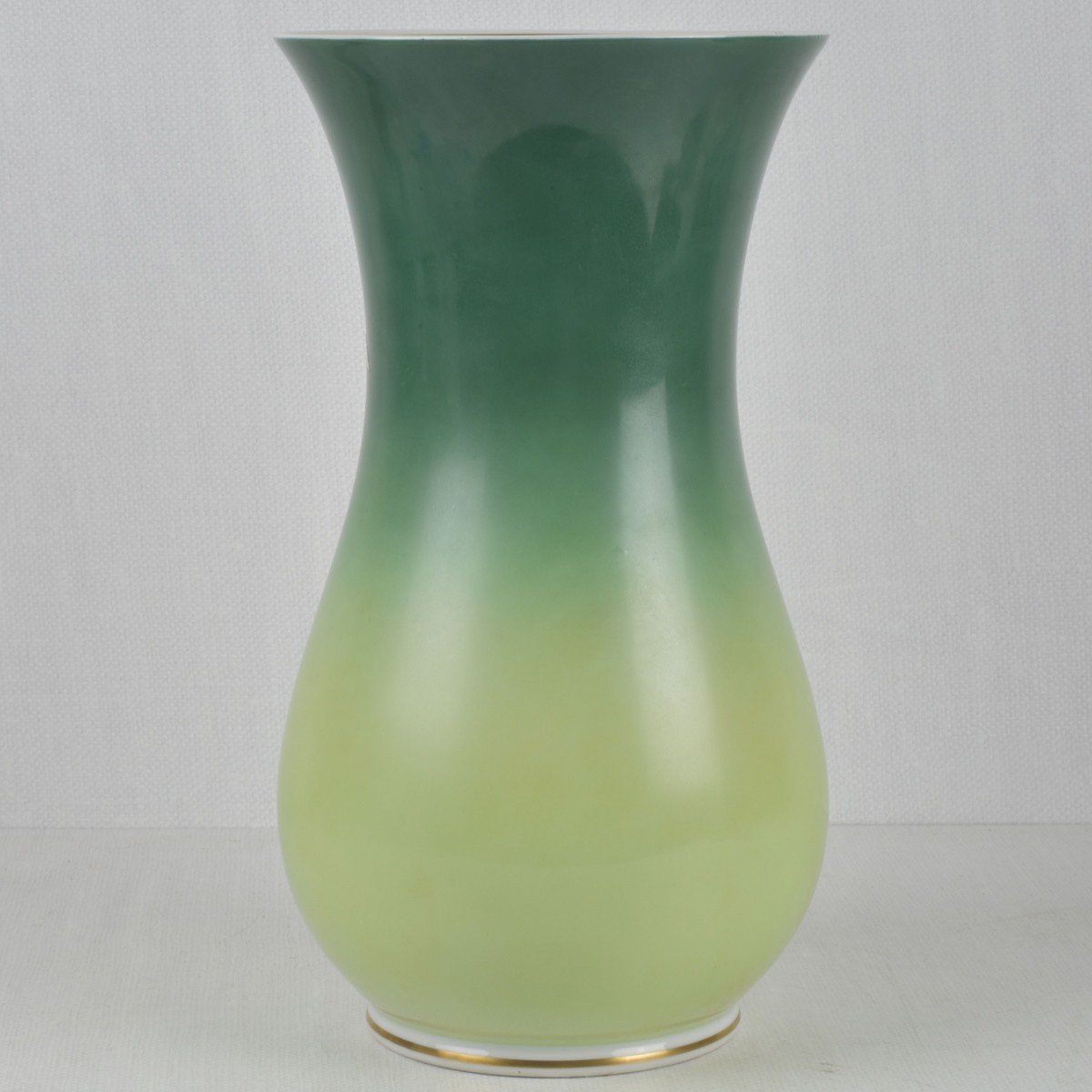 Wallendorf 1764 German Vase