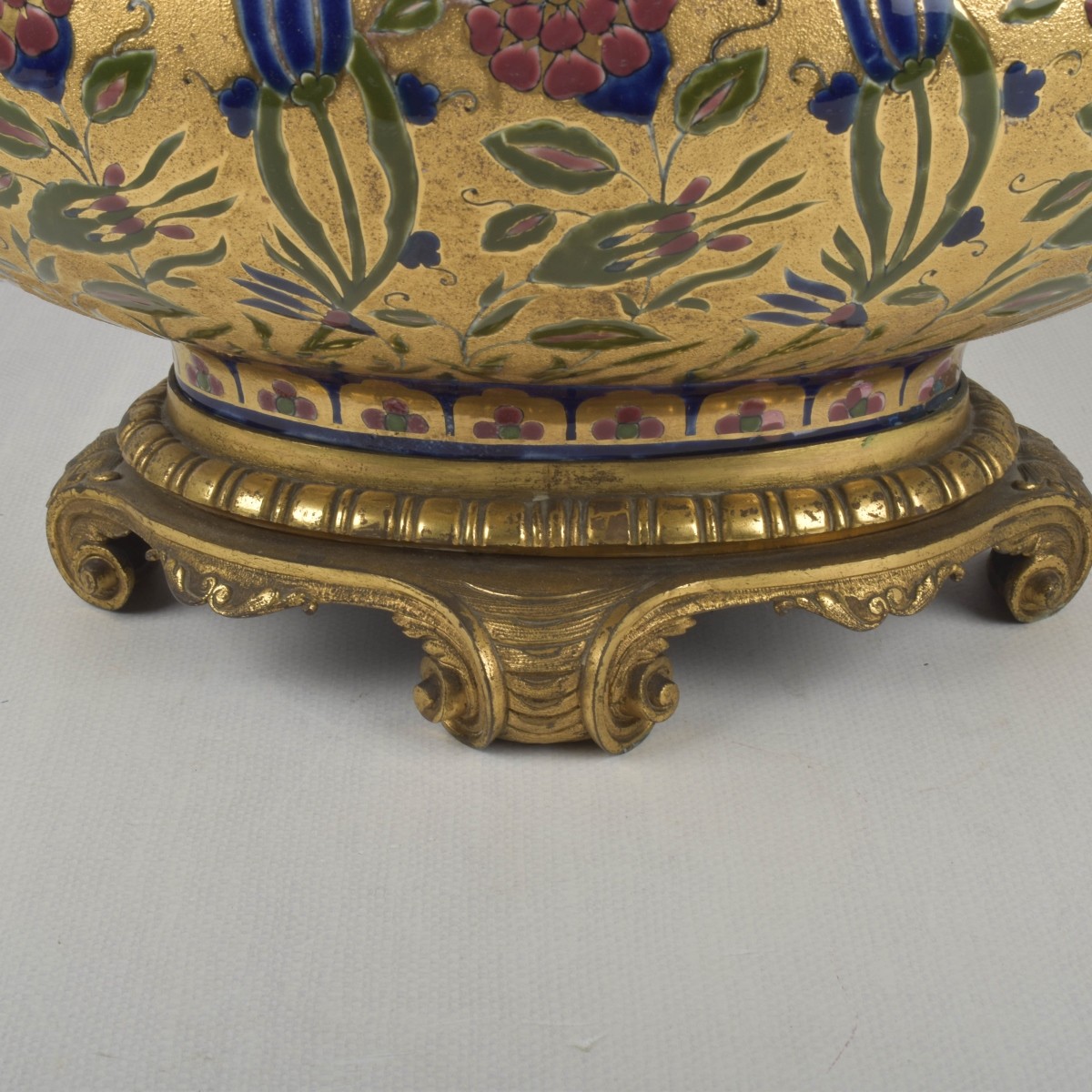 Chinoiserie-style Porcelain Jardiniere