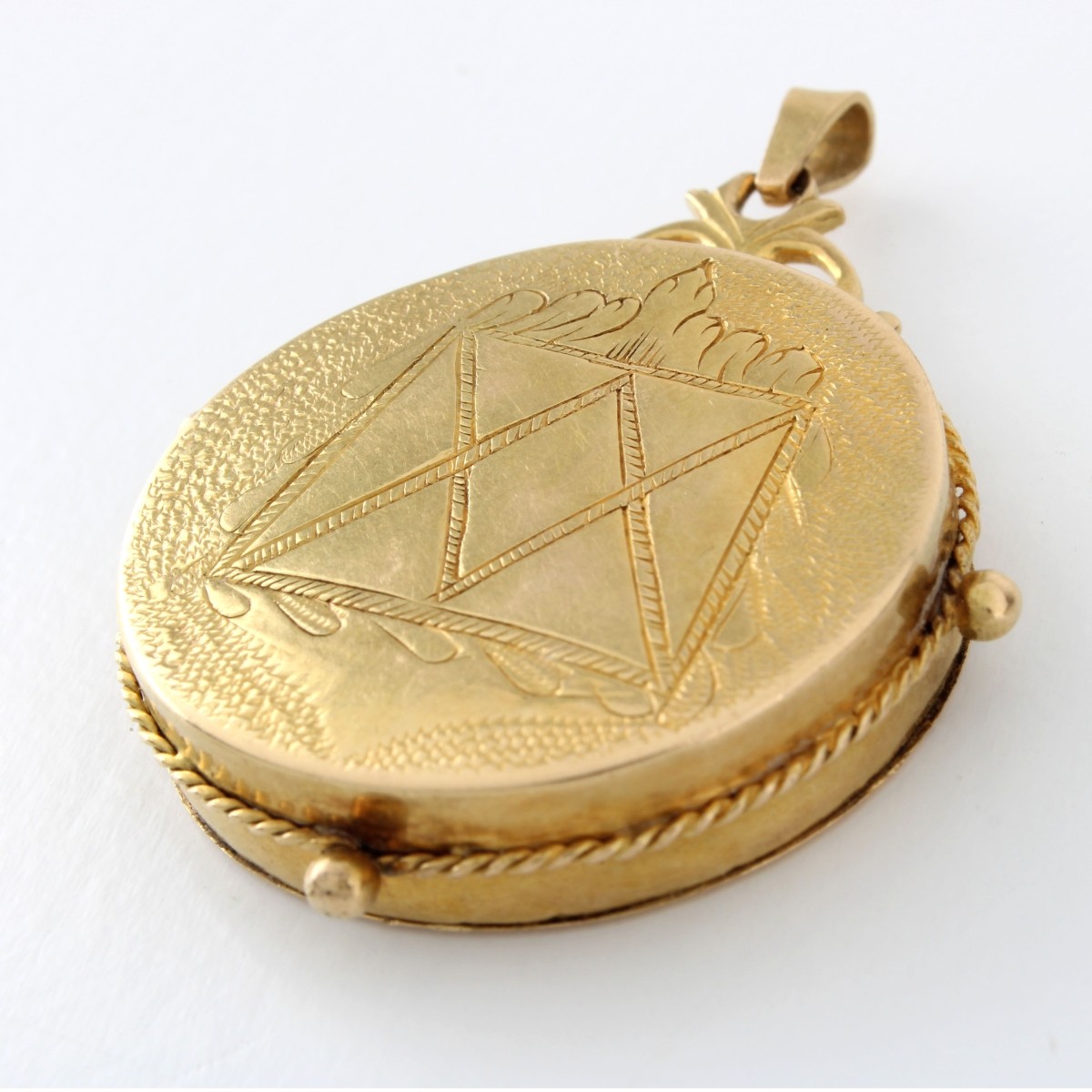 18K Pendant Locket
