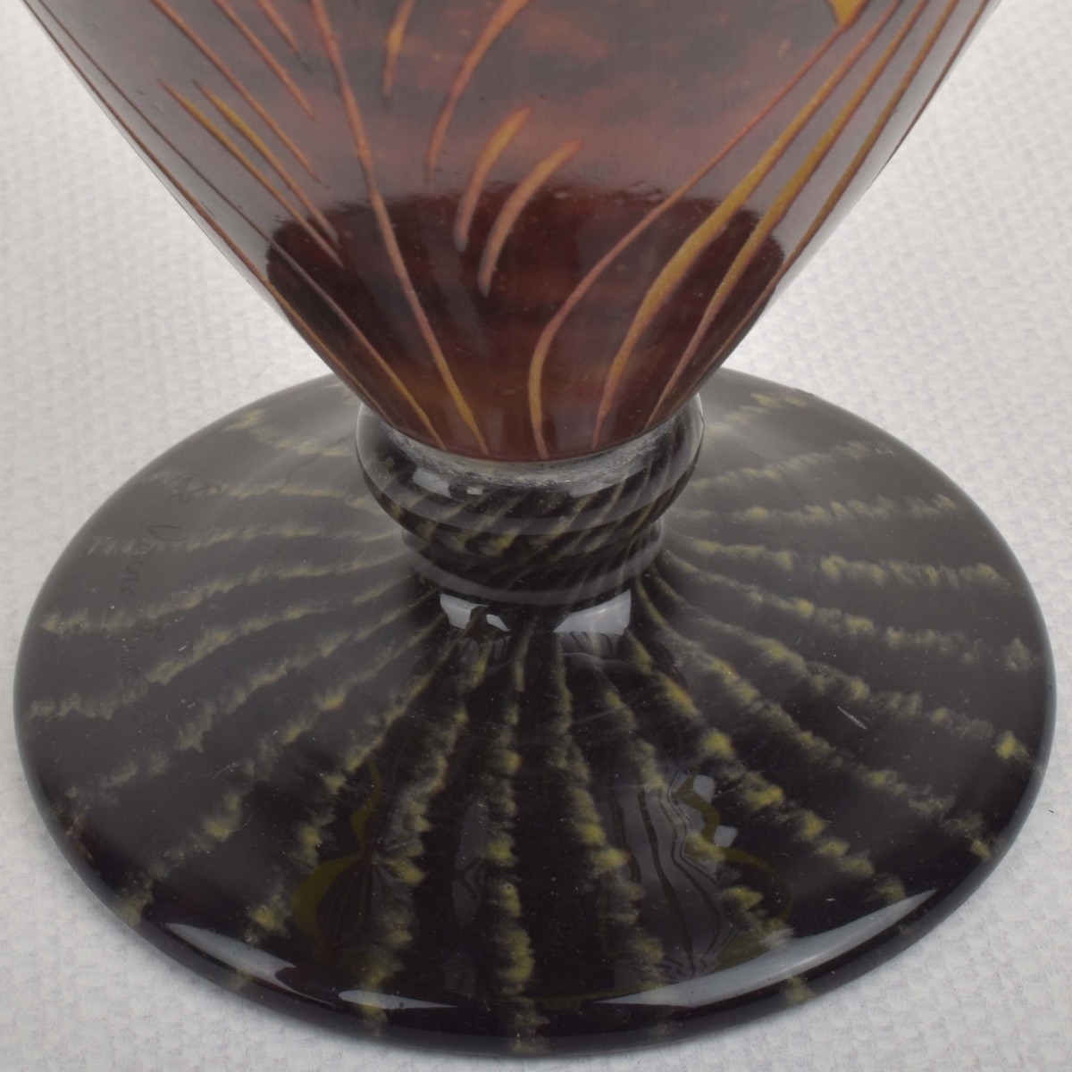 Schneider Le Verre Francais Vase
