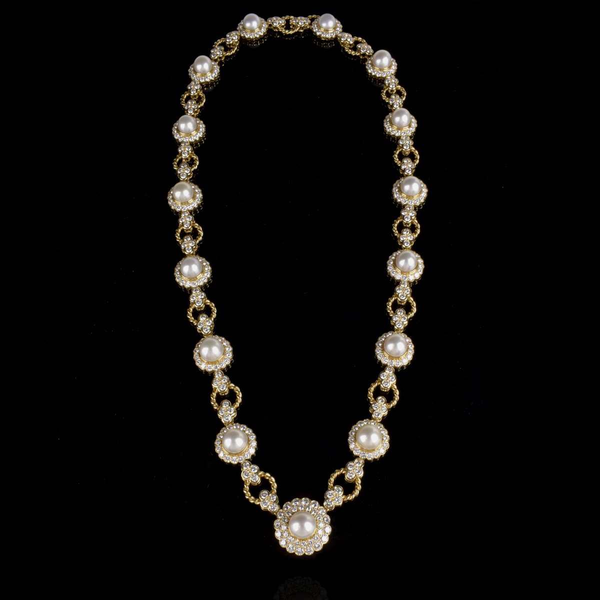 40ct Diamond, Pearl and 18K Suite